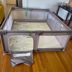 5’ x 6’ play space with removable cushioned mat